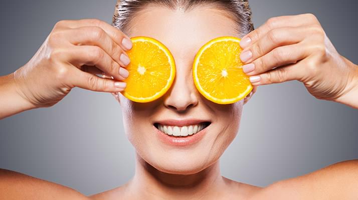 A C-vitamin előnyei a bőrre
